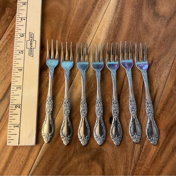 ✔️ Oneida Northland Carolina Cocktail Forks Small Stainless Set of 7 - Picture 4 of 5